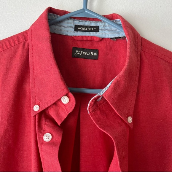 St. John’s Bay Red Short Sleeve Button-Up Size Large Worry Free Cotton Blend - Picture 2 of 11